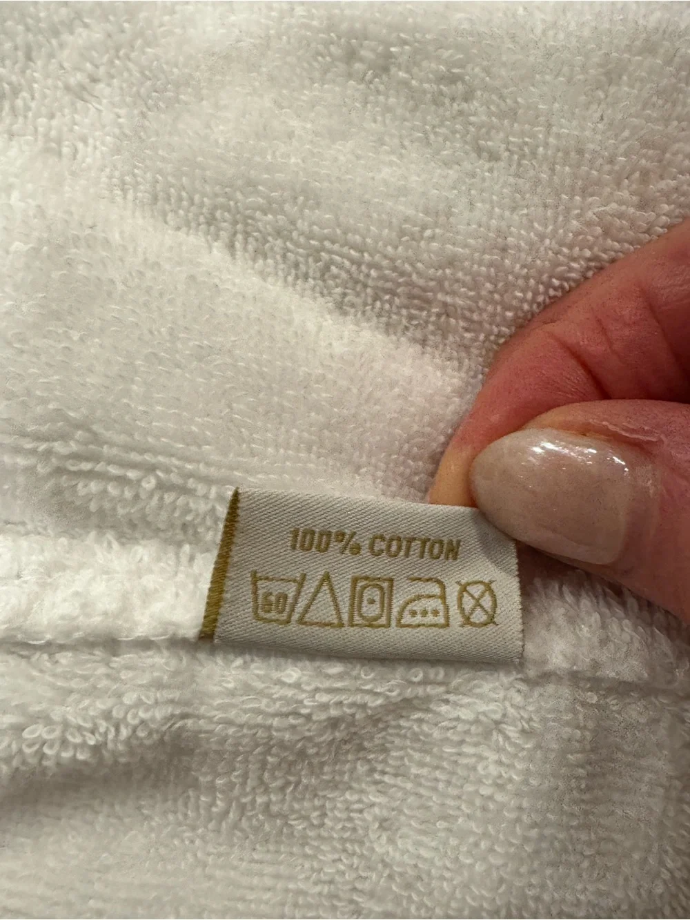 Frette White French Terri Plush Shawl-Collar Bath Robe with Belt never worn